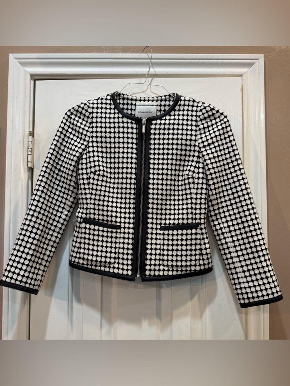 Banana Republic Black and White Crop Zipper Jacket with Black Trim - Picture 1 of 4